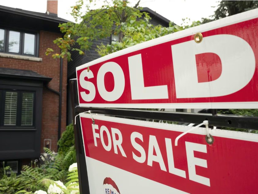 Sprzedaż domów w maju spadła gwałtownie w porównaniu z rokiem poprzednim.