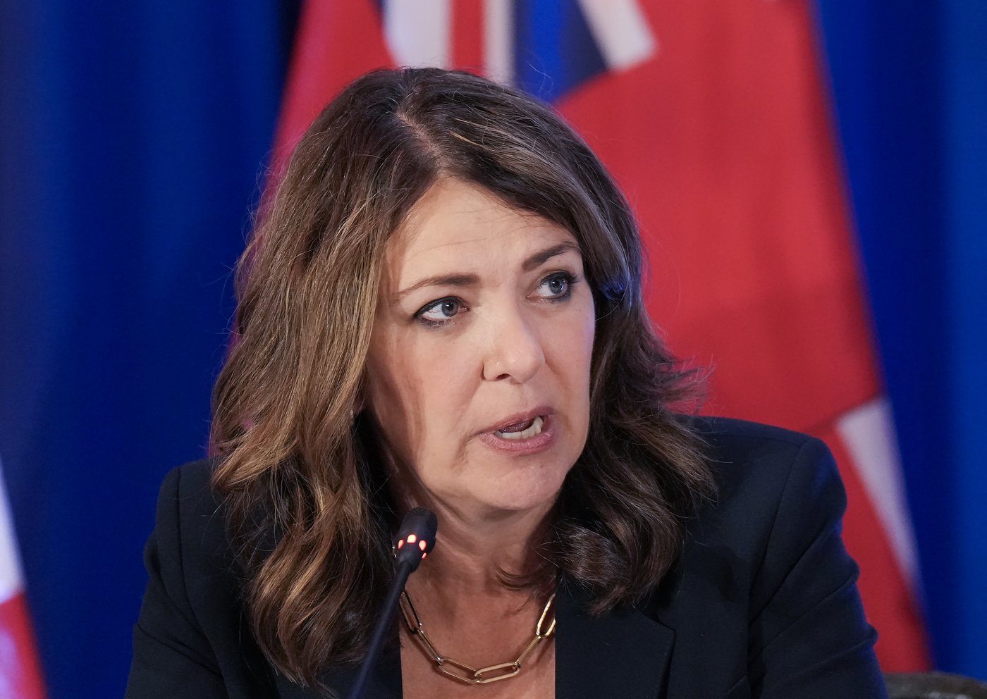 Alberta planuje użyć klauzuli „mimo wszystko” w prawie wobec osób trans