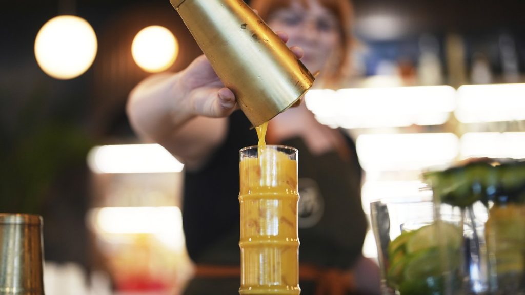 Kanadyjczycy piją mniej alkoholu. W górę poszła sprzedaż napojów bez procentów