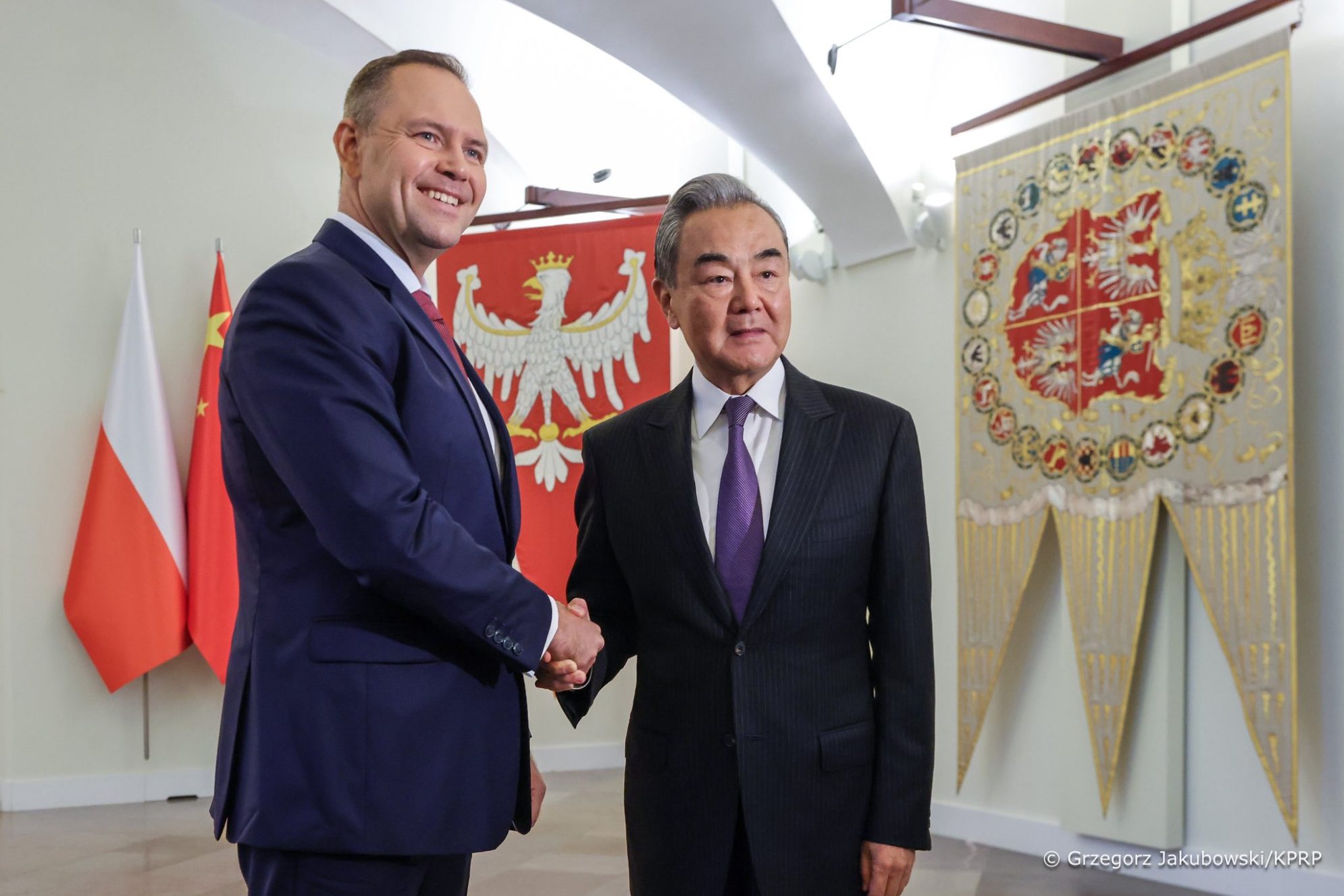 Prezydent Karol Nawrocki spotkał się z ministrem spraw zagranicznych Chin