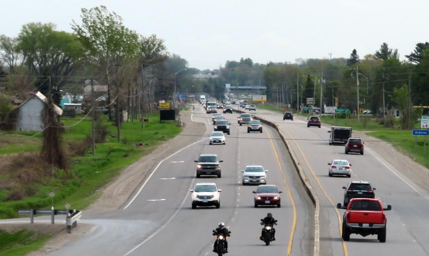 Rowerzysta zginął w wypadku – prawdopodobnie został przejechany kilka razy