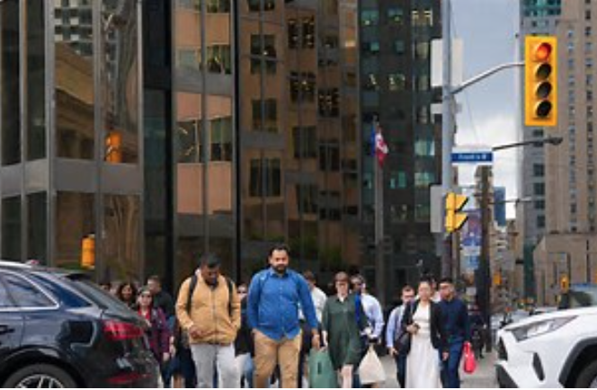 Coraz więcej osób dojeżdża do pracy, czy im się to podoba, czy nie
