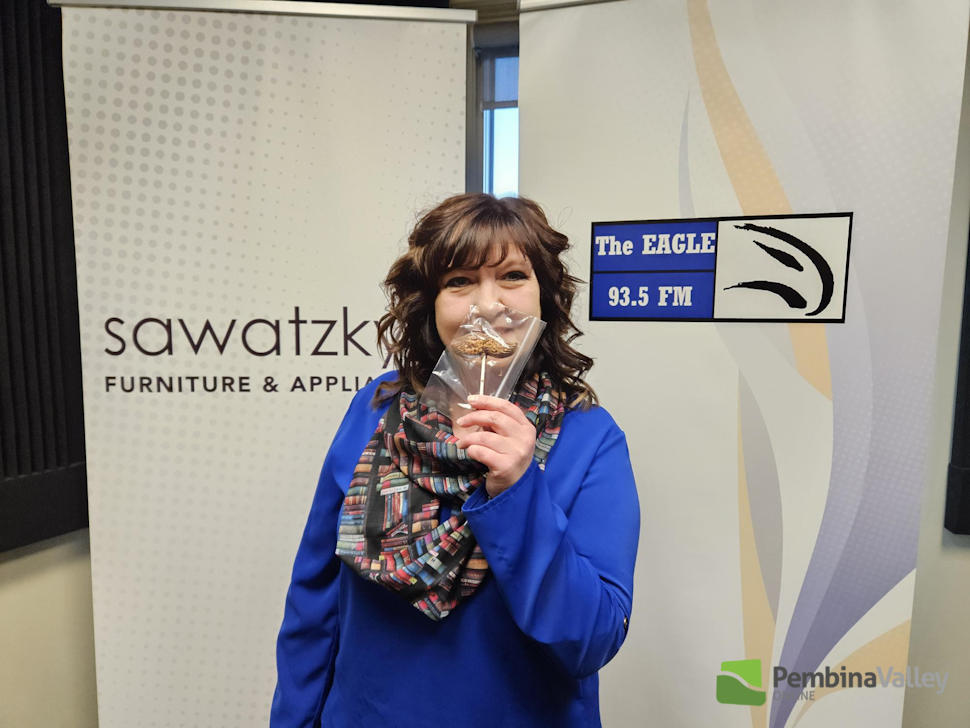 Dyrektorka szkoły pozywa rodzica za oskarżenia o „promowanie pornografii dziecięcej”