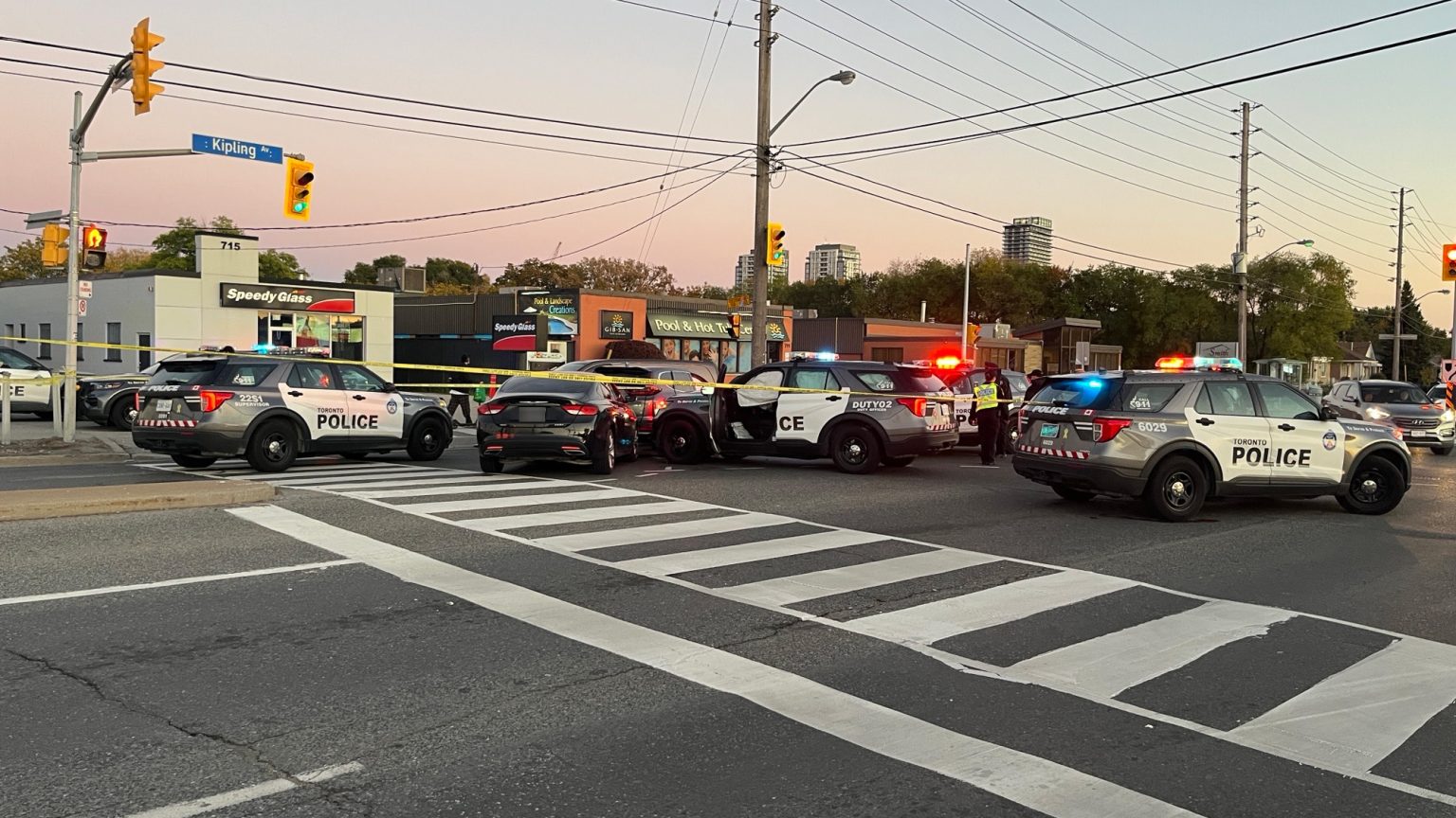 Pościg i kolizja po napadzie rabunkowym w Toronto
