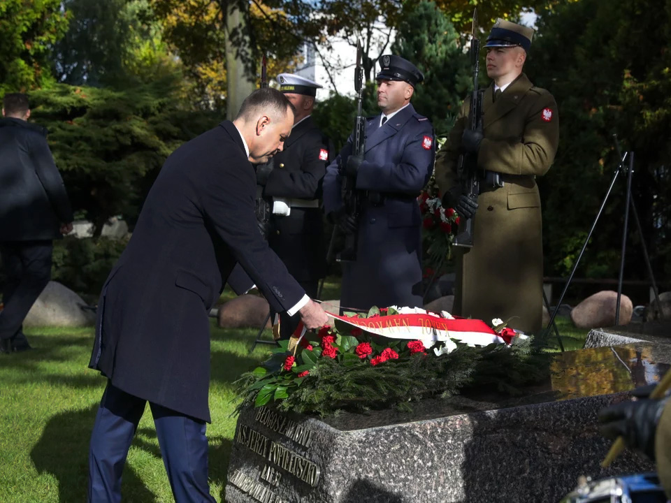Prezydent oddał hołd ks. Popiełuszce