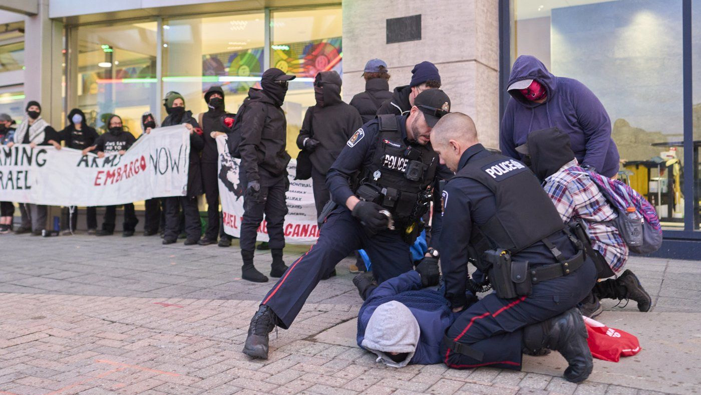 Wandalizm podczas propalestyńskiej demonstracji w London