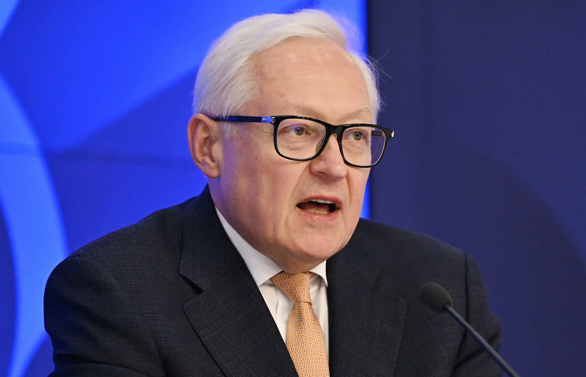 Kreml: UE próbuje zablokować szczyt Putina z Trumpem