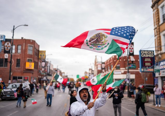 Chicago: oskarżenia o brutalność policji podczas akcji antymigracyjnej
