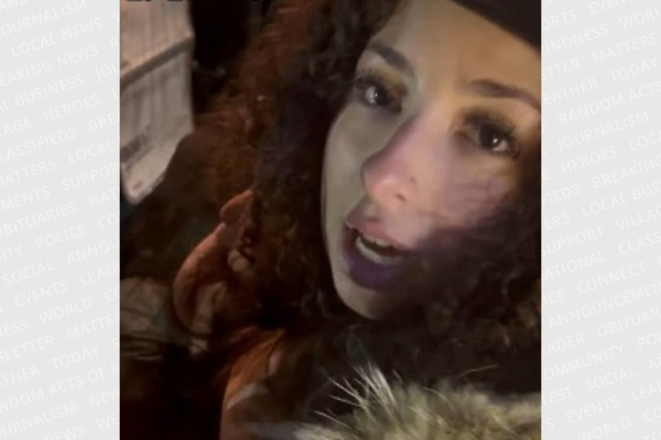 Policja szuka kobiety podejrzanej o napaść