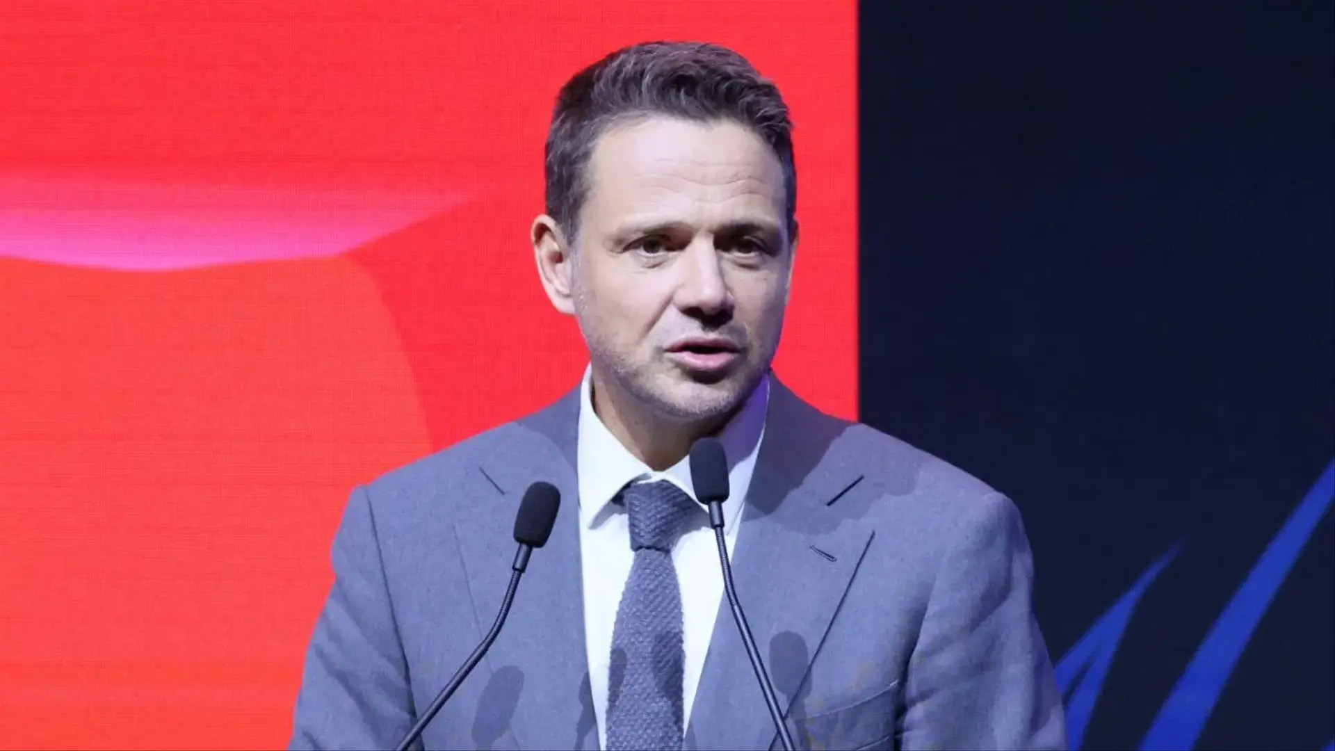 Podwyżka dla Trzaskowskiego. Jego pensja wzrośnie o 5 tys. zł