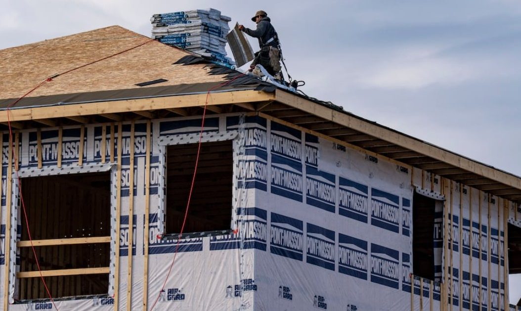 CMHC informuje, iż w październiku liczba nowych inwestycji mieszkaniowych zmniejszyła się o 17%