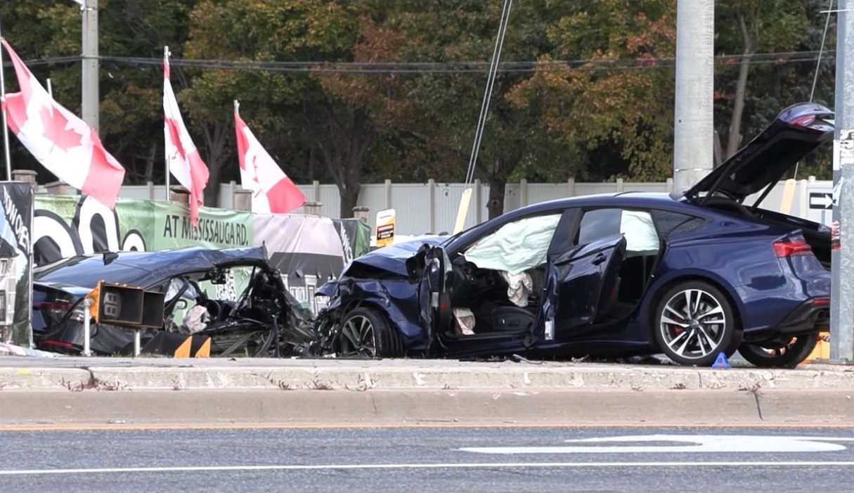 Ciało drugiej ofiary śmiertelnego wypadku w Brampton odkryto dopiero na parkingu policyjnym