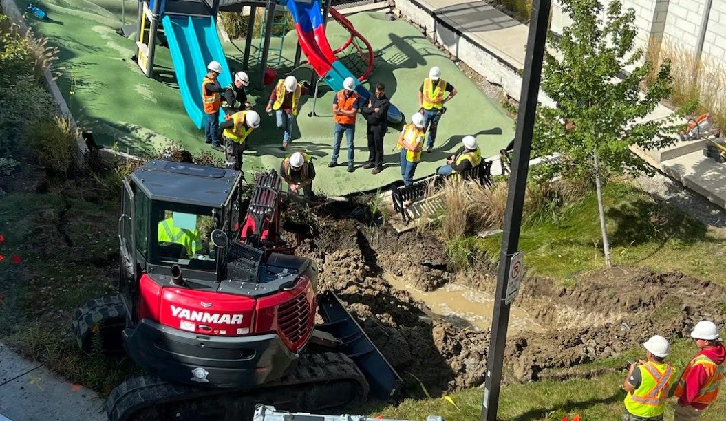 Właściciele nowych townhousów dostali rachunek na 2 mln dolarów po awarii systemu odprowadzania deszczówki