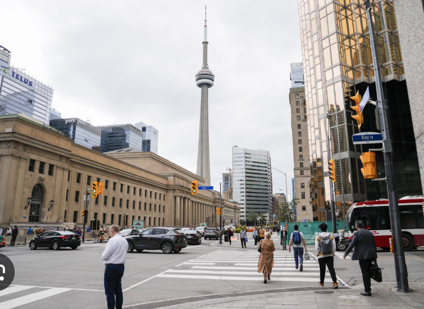 Ponad 35 000 gospodarstw domowych opuściło obszar Wielkiego Toronto (GTA) i przeniosło się do innych części Kanady