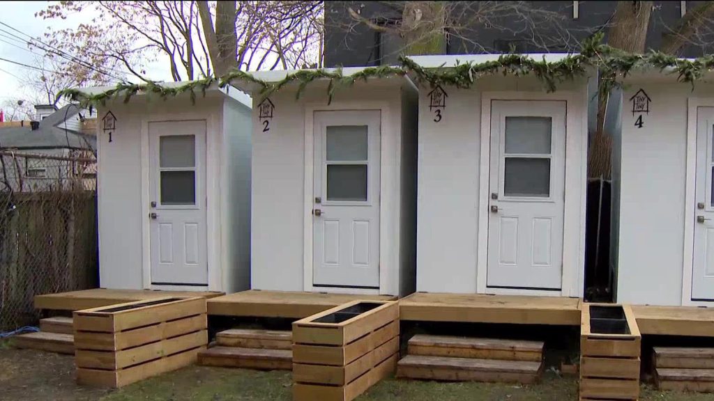 Minidomki dla bezdomnych. Miasto analizuje przepisy