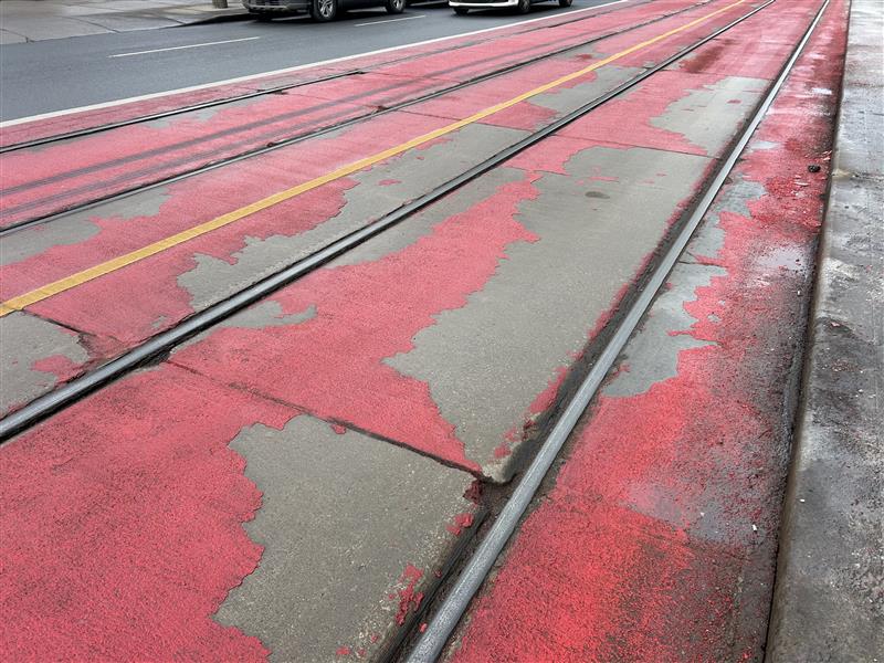 Kolejne publiczne pieniądze wyrzucone w … uliczne błoto