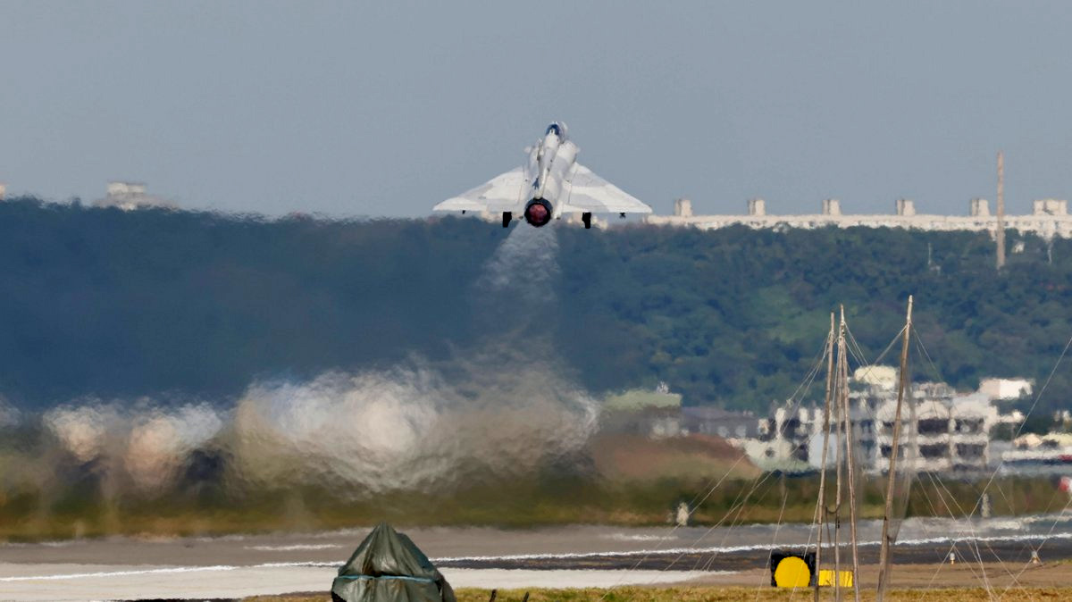 Manewry Chin i alert na Tajwanie