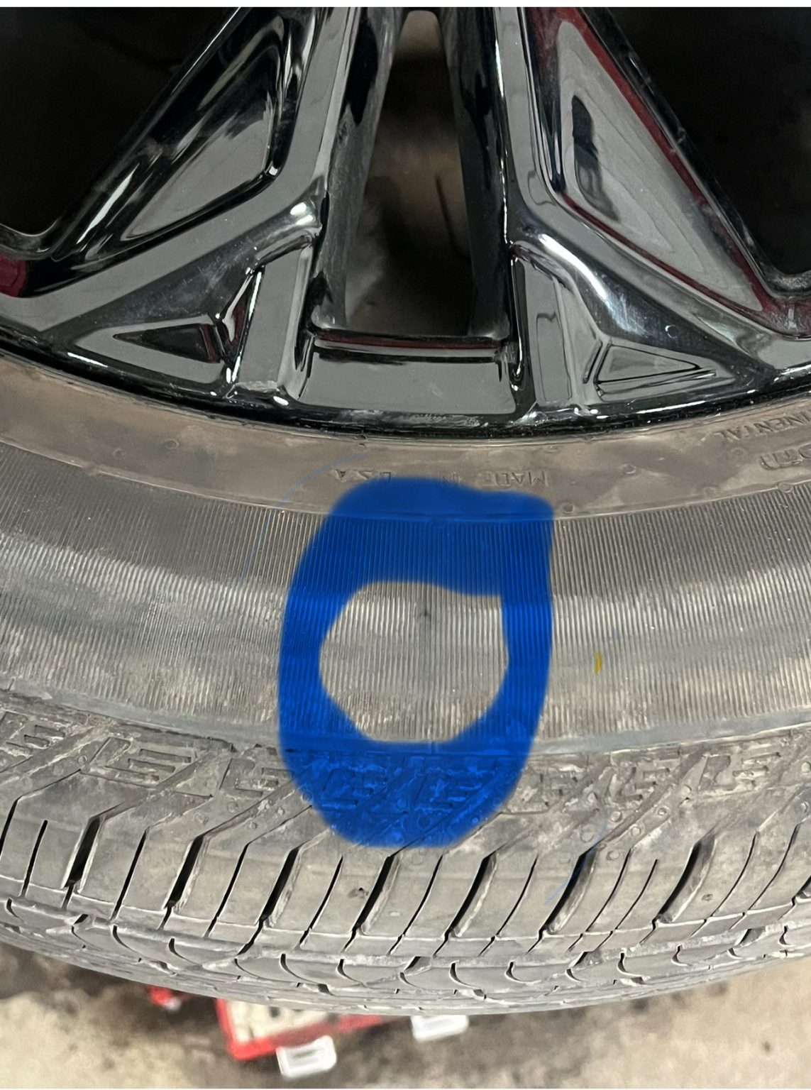 Seria przebitych opon w North York. Policja apeluje do kierowców