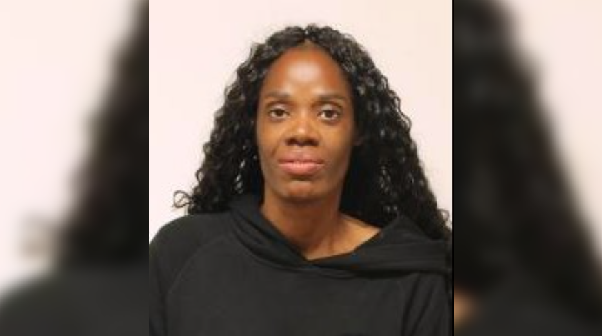 Fikcyjne masaże i fałszywe dokumenty. Toronto Police szuka podejrzanej