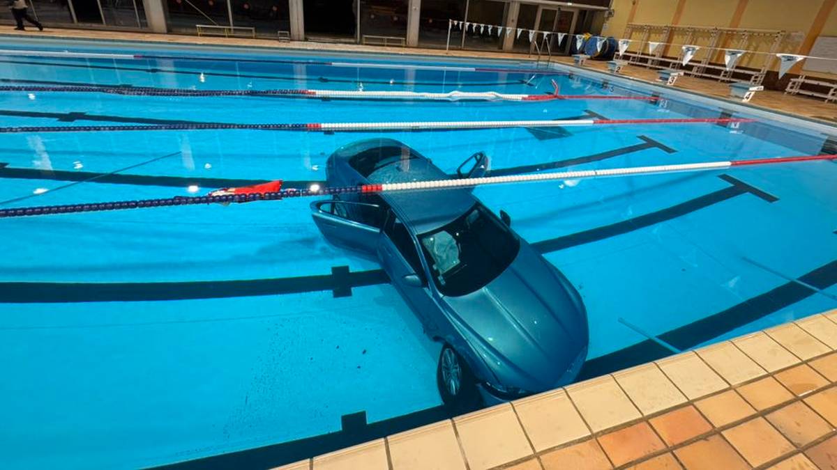 To nie fotomontaż. Kobieta pomyliła gaz z hamulcem