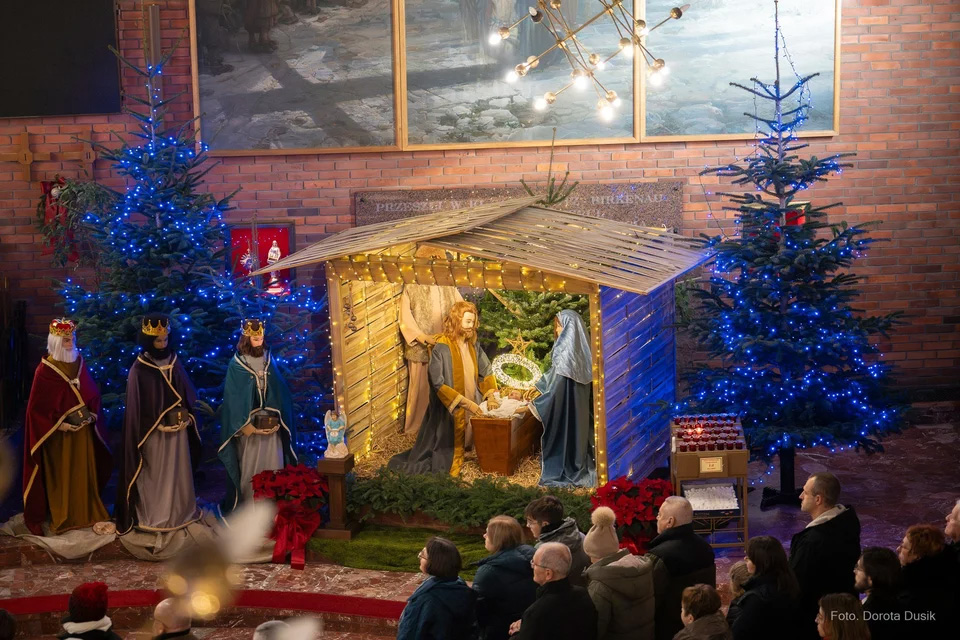 Zniszczona szopka i kradzież w kościele w Oświęcimiu