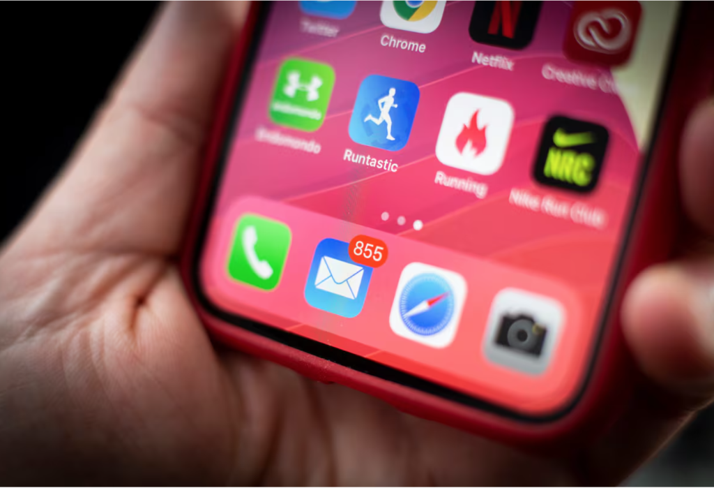 Pełne skrzynki odbiorcze: co te 487 nieprzeczytanych wiadomości e-mail mówią o nas