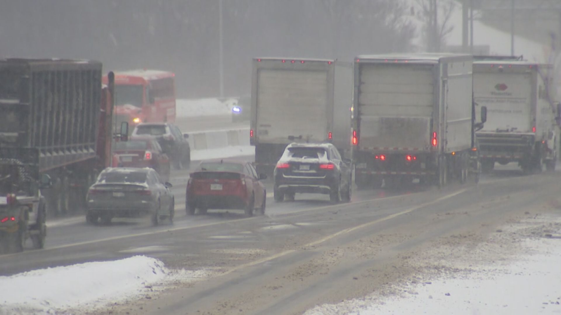 Zadzwonił na 911, bo śnieżne pługi jechały za wolno