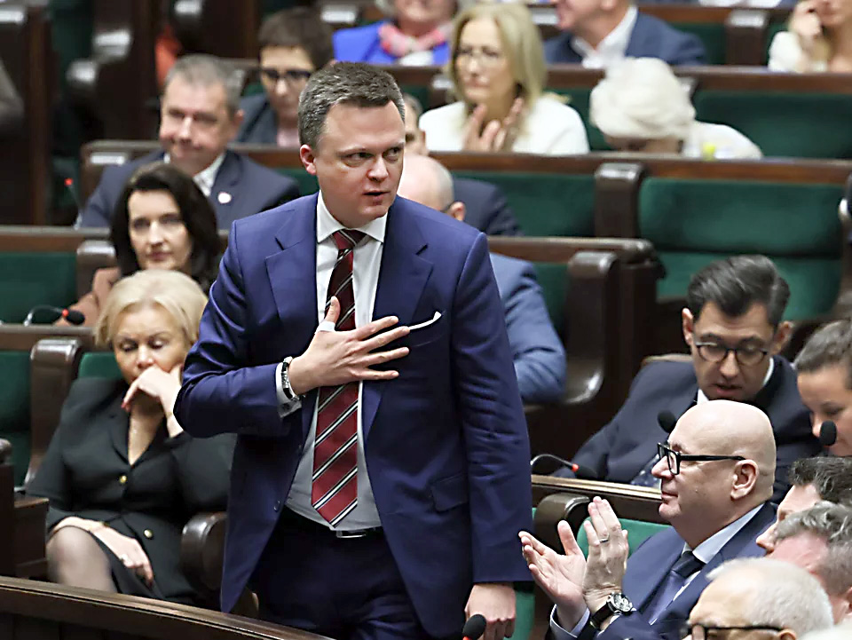 Hołownia rozważa „opcję atomową”. „Jest ze mną większość rządowa”