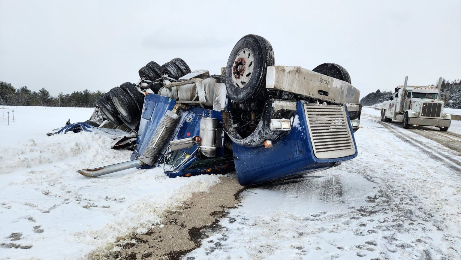 Około 50 pojazdów brało udział w kolizjach na autostradzie 401