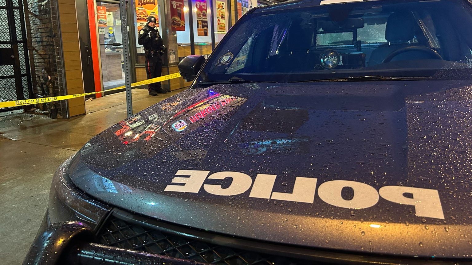 21-latek dźgnął nożem emeryta w Toronto, gdy ten nie chciał mu dać papierosa