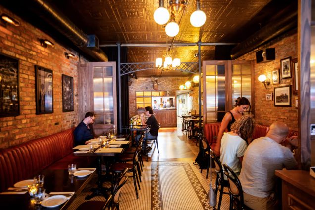 Tysiące restauracji na granicy upadku. Alarmujące prognozy dla Ontario