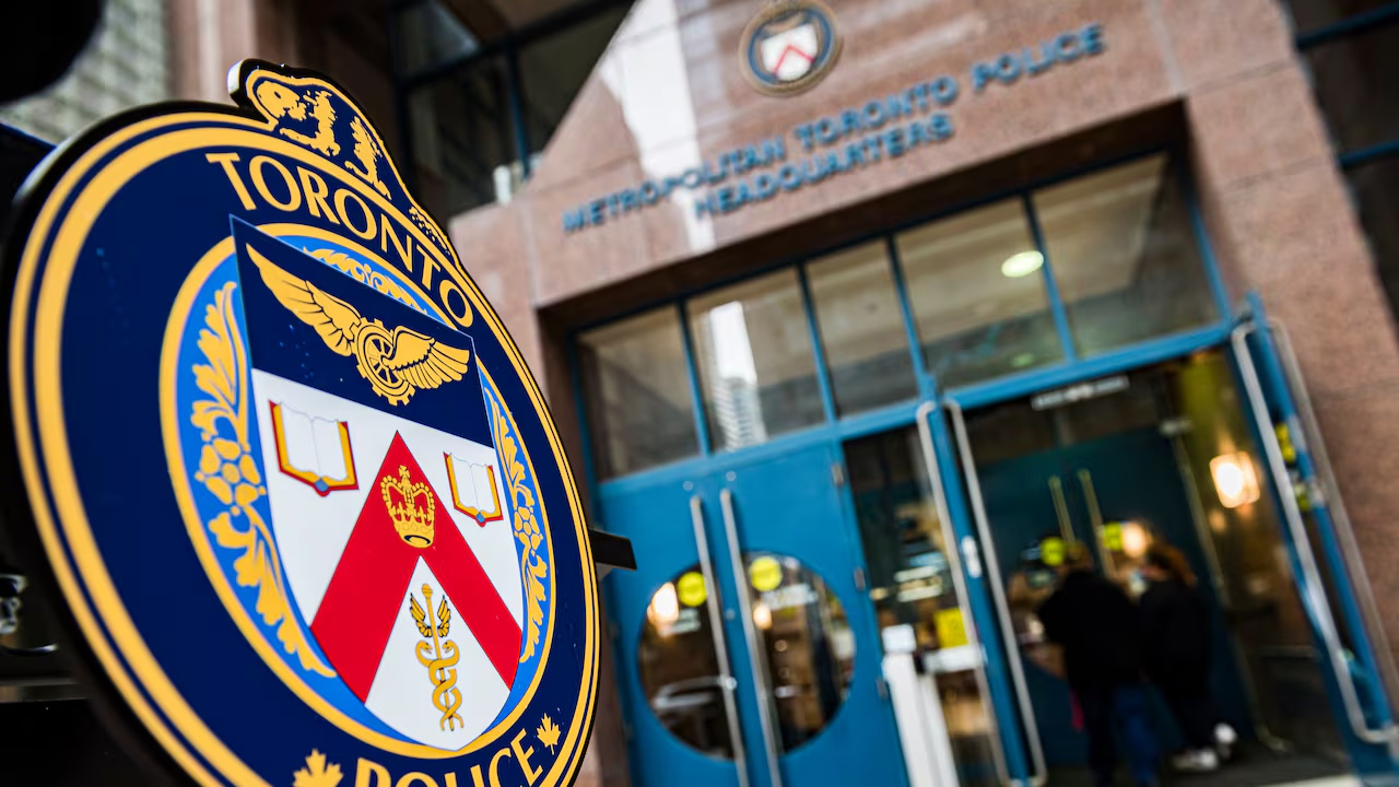 Funkcjonariusz torontońskiej policji oskarżony o kradzieże