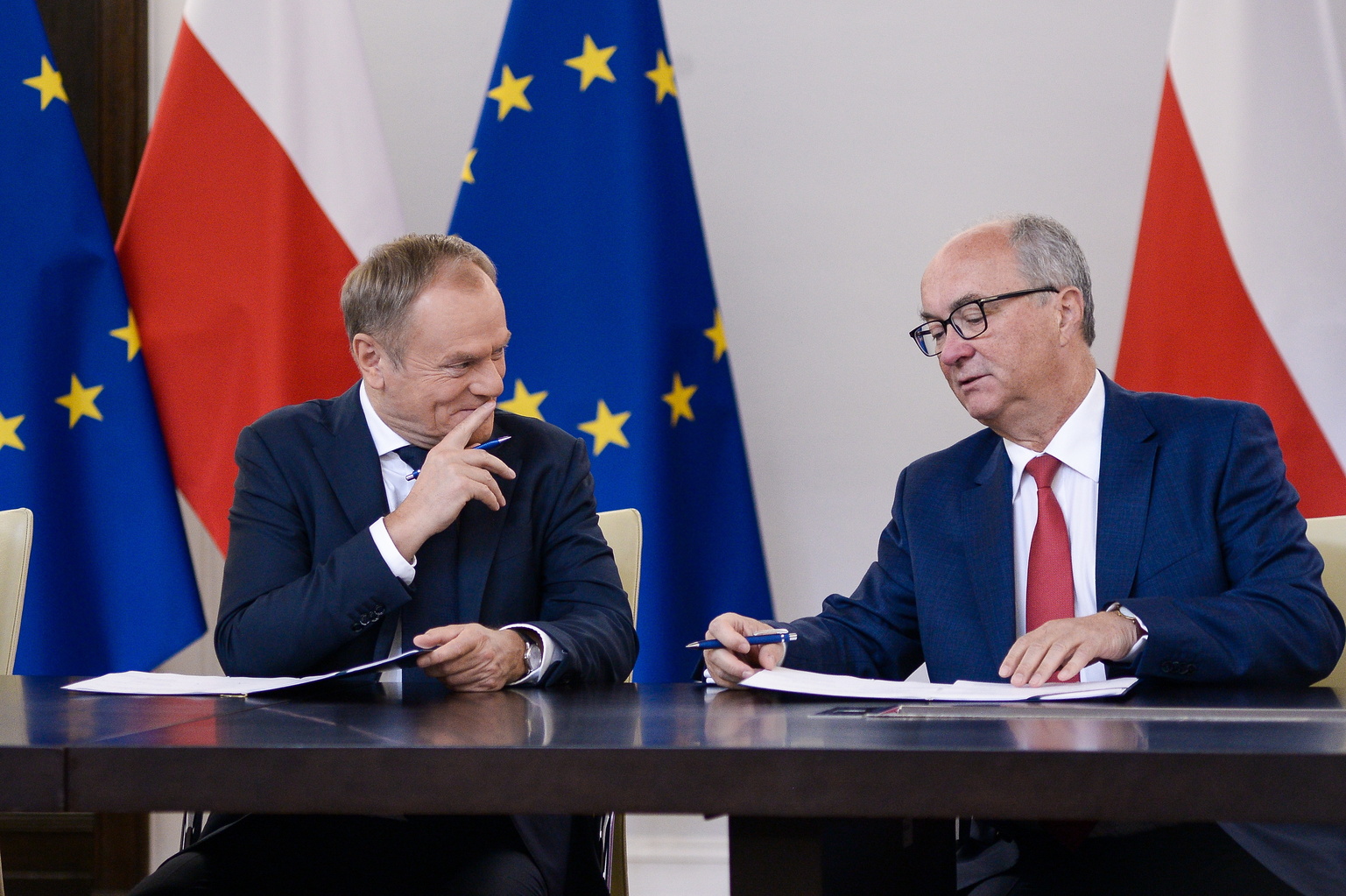 Flagowy projekt Lewicy wyrzucony do kosza. Tusk: to zbyt daleka ingerencja państwa