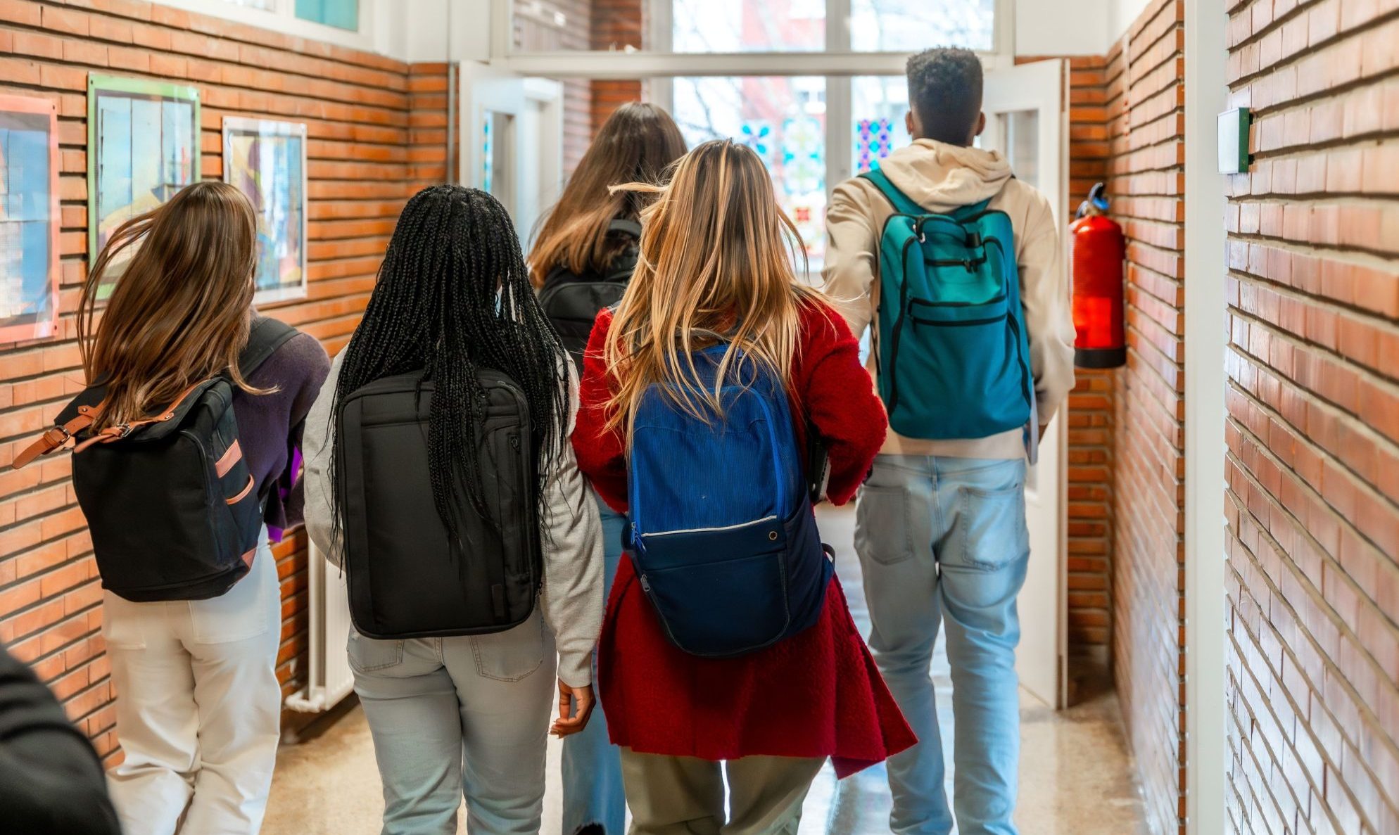 MEN chce większej swobody w wyglądzie uczniów