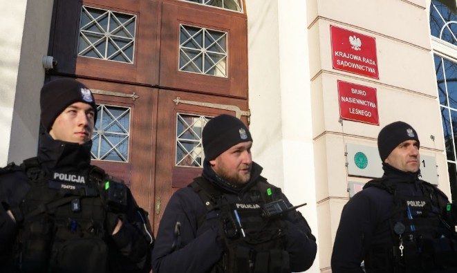 Akcja prokuratury w siedzibie KRS. Zabezpieczono dokumenty