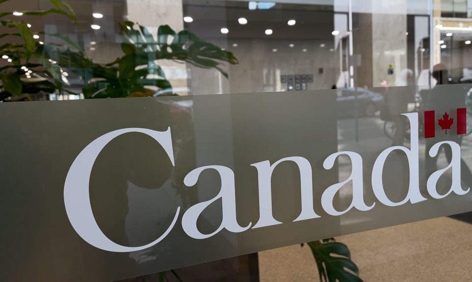 Tysiące pracowników federalnej administracji otrzymało informacje, iż ich miejsca pracy mogą zostać zlikwidowane