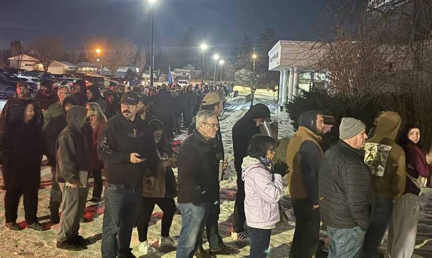Długie kolejki w Albercie, aby podpisać petycję o opuszczenie Kanady