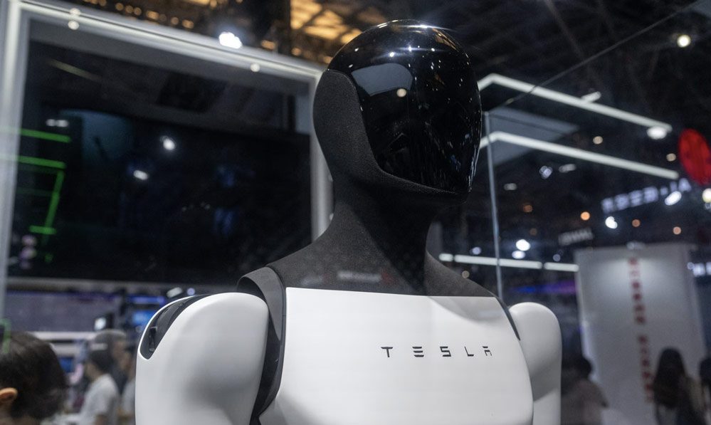 Tesla zaleje świat autonomicznymi taksówkami oraz humanoidalnymi robotami