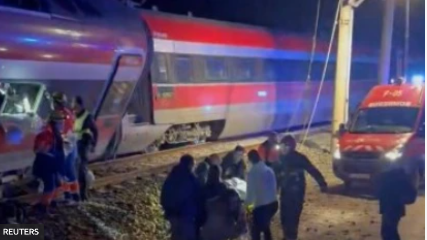 Co najmniej 21 osób zginęło w wyniku wykolejenia się dwóch pociągów dużych prędkości w południowej Hiszpanii