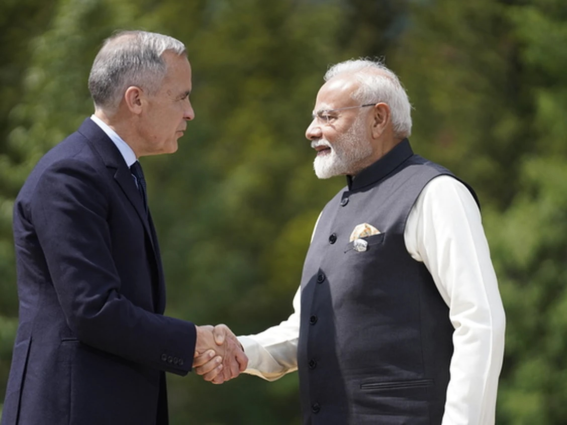 Carney odnawia relacje z Indiami