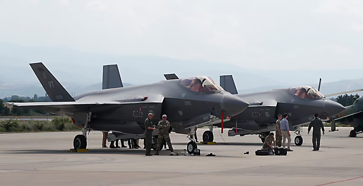 Kanada płaci za kolejne F-35. Carney balansuje między USA a Europą