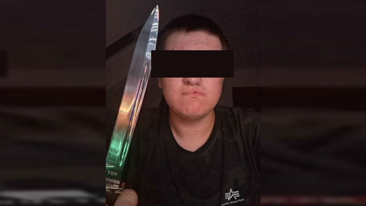 17-latek zabił siekierą ojczyma i babcię. Nagrał to kamerą, a film opublikował w internecie