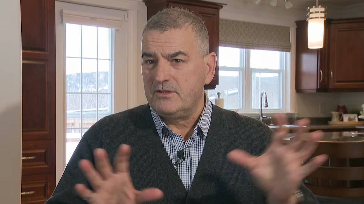 „Serce stanęło po 8 godzinach czekania”. Pacjent z St. John’s przerywa milczenie