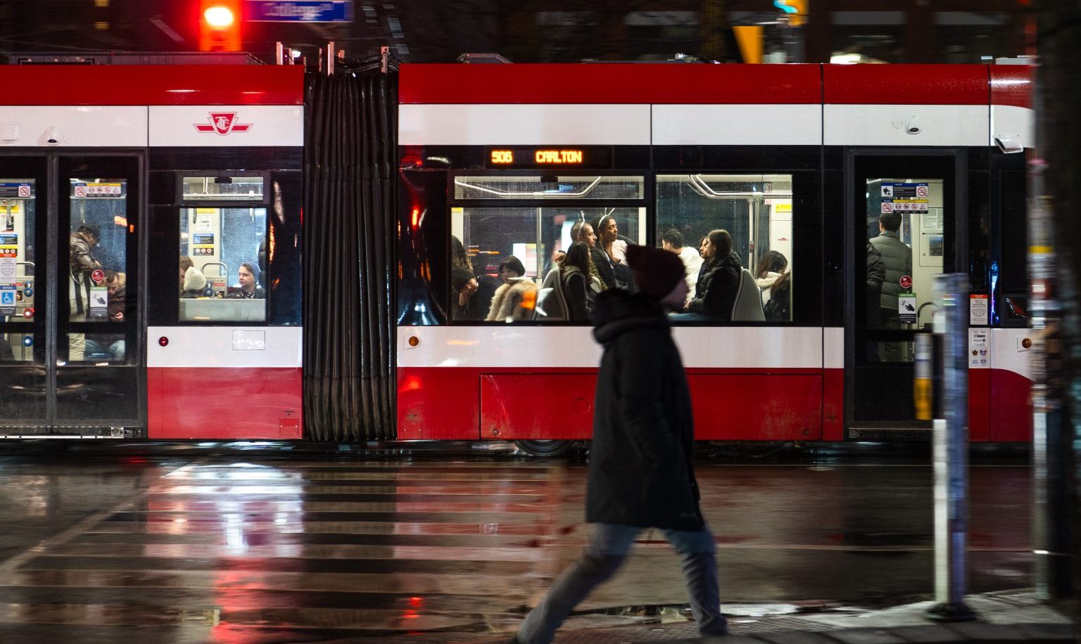 Autobusy zamiast tramwajów na Spadina