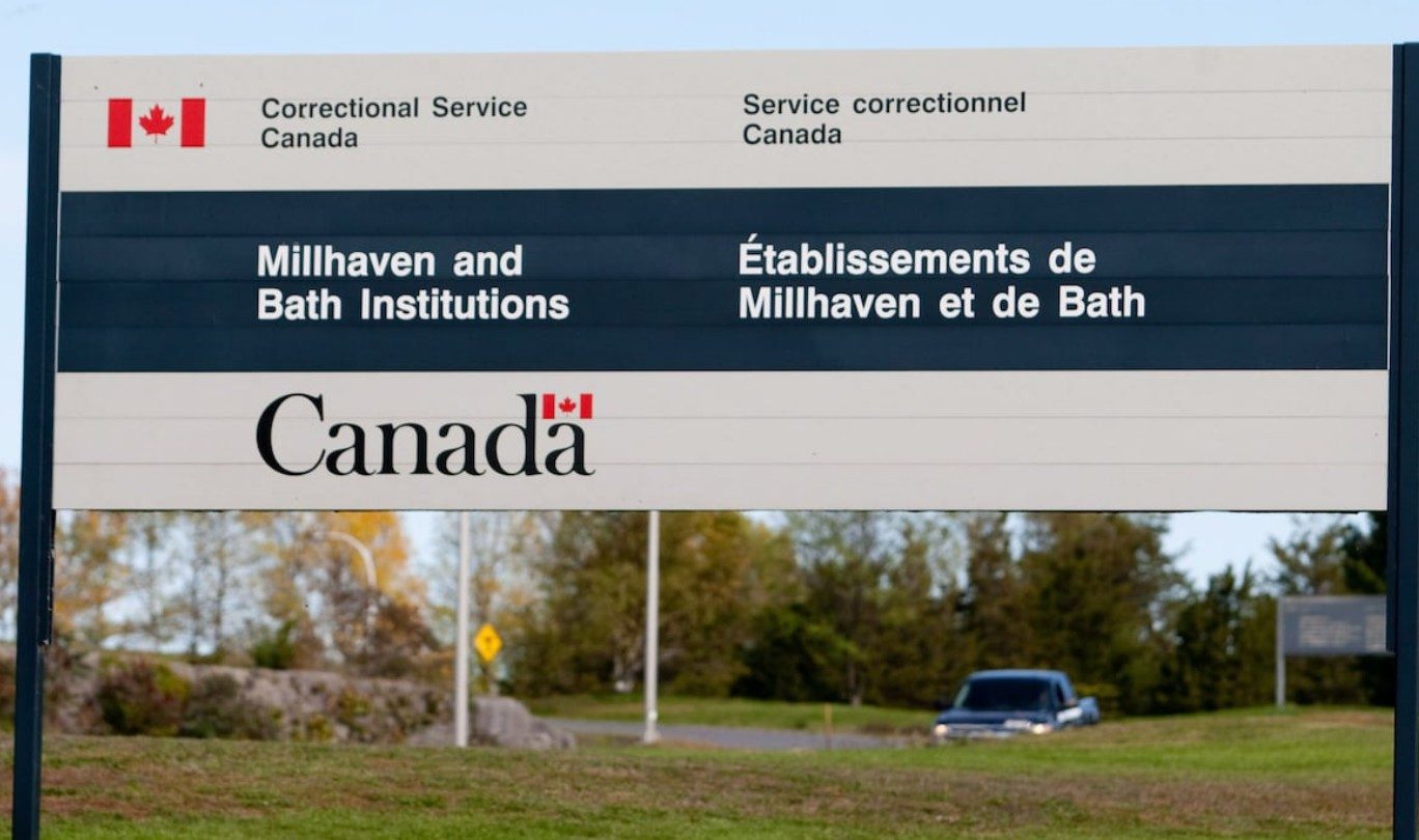 Transseksualna osoba skazana za przestępstwa seksualne walczy o przeniesienie do więzienia dla kobiet