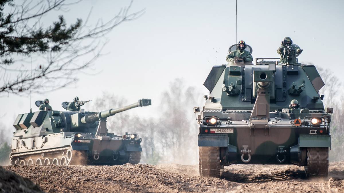 Polacy podzieleni w sprawie finansowania armii