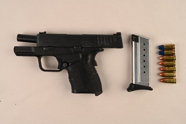 Policyjna akcja w Mississaudze. Znaleziono załadowaną broń