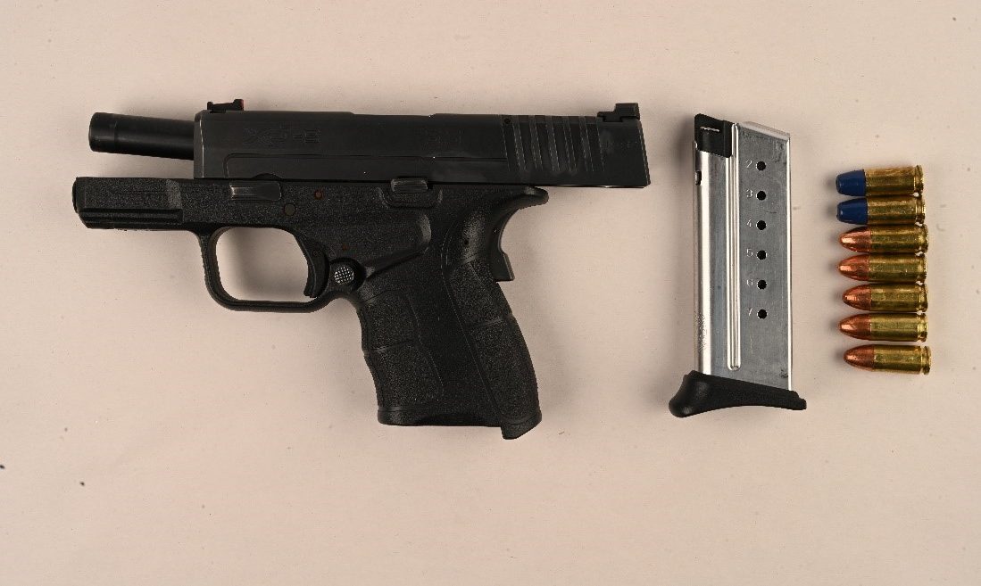 Policyjna akcja w Mississaudze. Znaleziono załadowaną broń