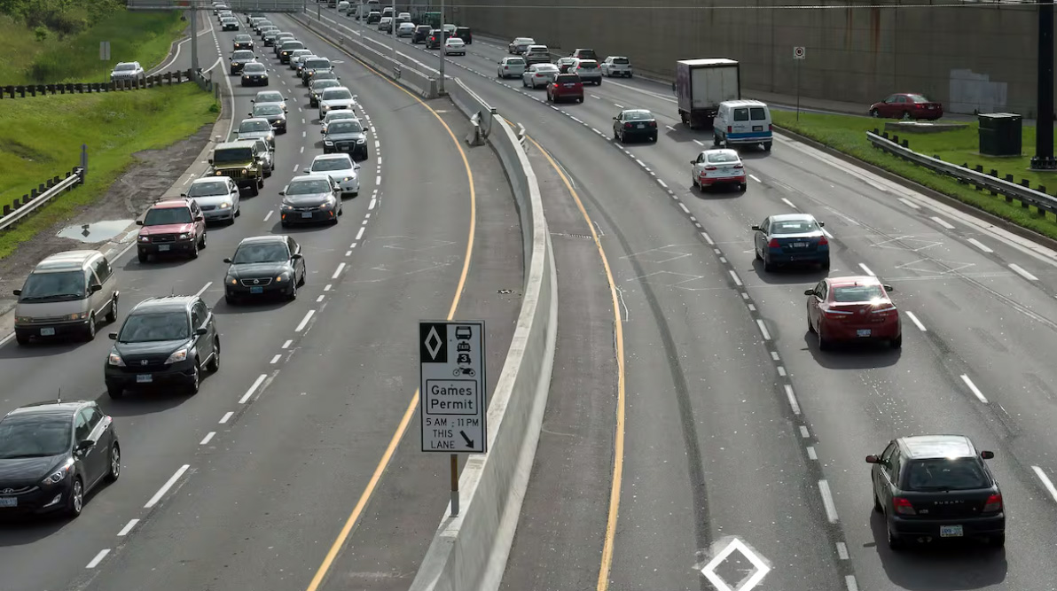 Ontario planuje zmiany w korzystaniu z pasów HOV