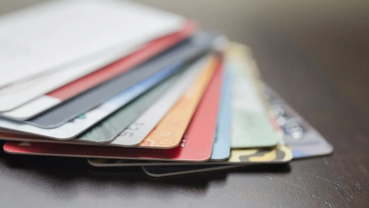 Rząd ogranicza opłaty bankowe za brak środków na koncie